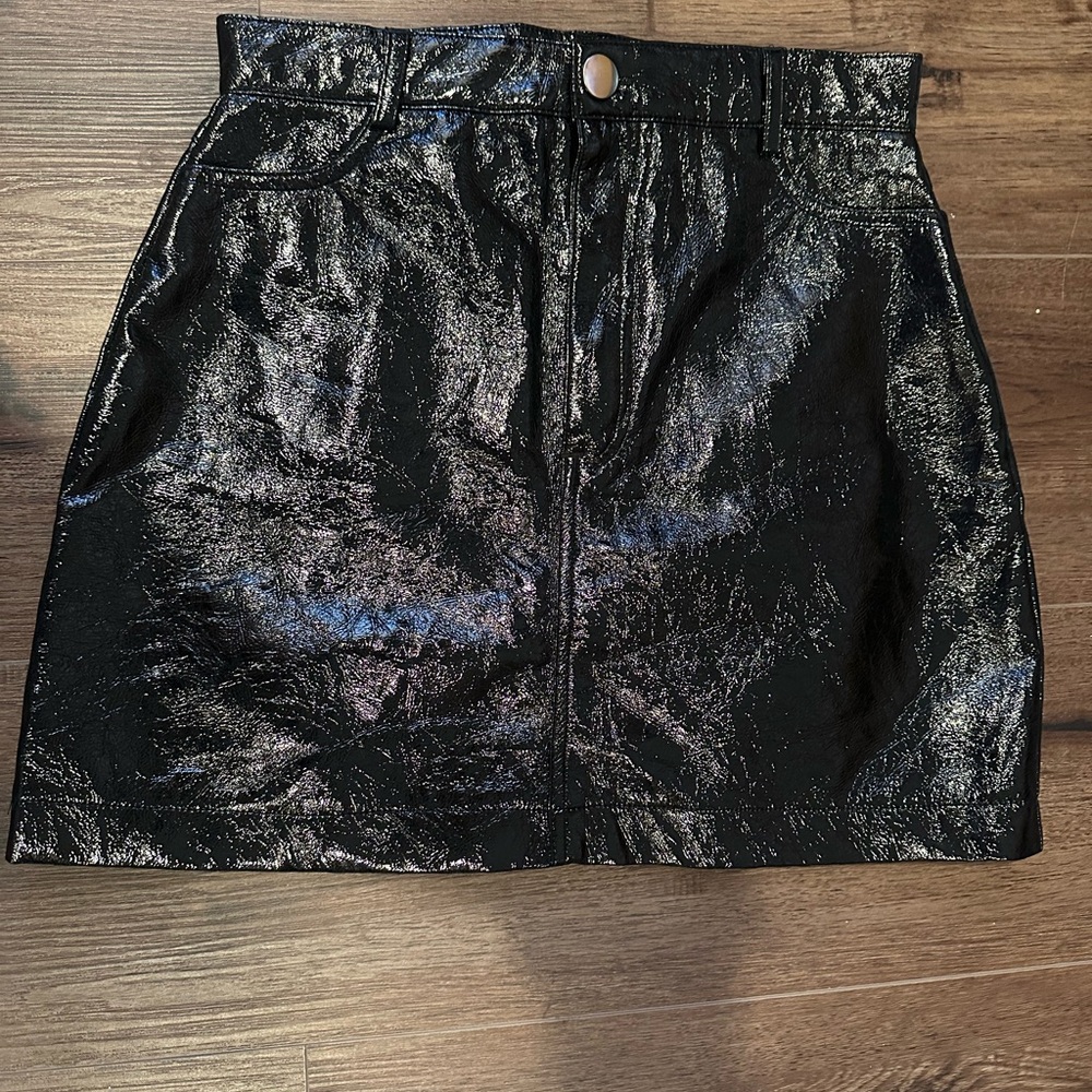 Size 2 High Shine crinkle Black Showpo mini vinyl skirt #miniskirt